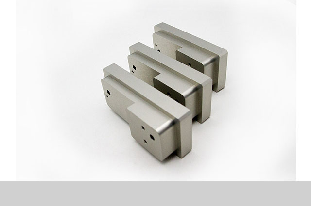 CNC零件加工—深圳鑫創(chuàng)盟精密機(jī)械零件加工廠