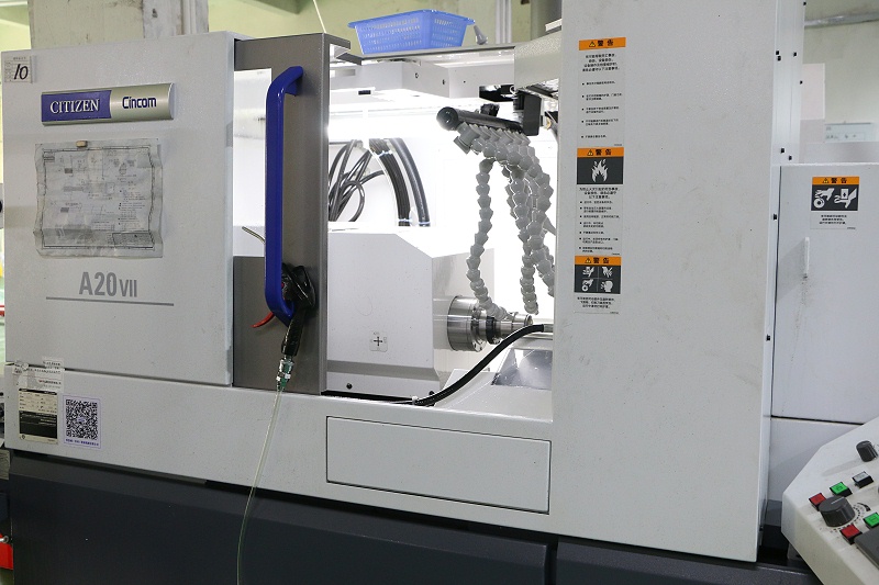 瑞士型數控車床加工